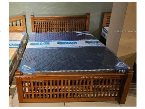 Grill Queen Size Bed in Mahogany Wood